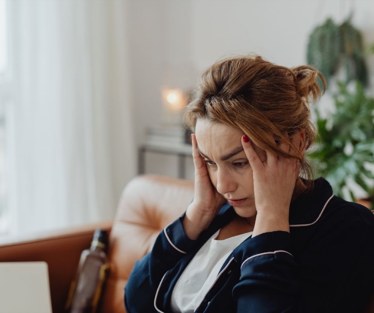 Femme préoccupée par une situation sentimentale